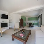Eucalyptus -- Agios Ioannis Beachfront Apartament Agios Ioannis (Lefkada)