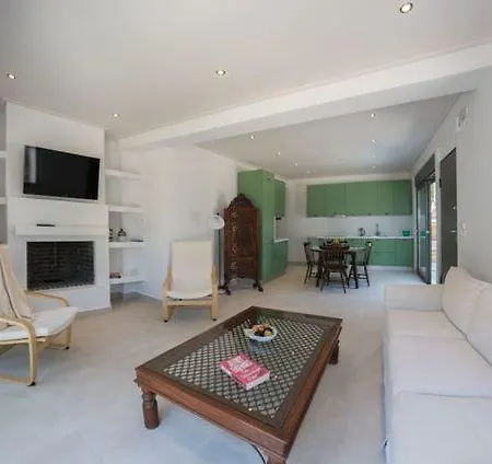 Eucalyptus 2019 Beachfront Apartment Agios Ioannis (Lefkada)