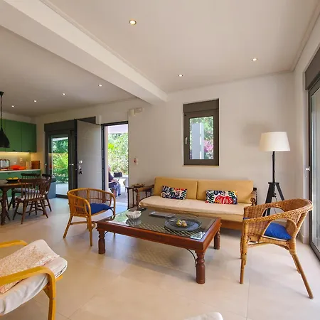 Eucalyptus 2019 Beachfront * Agios Ioannis (Lefkada)