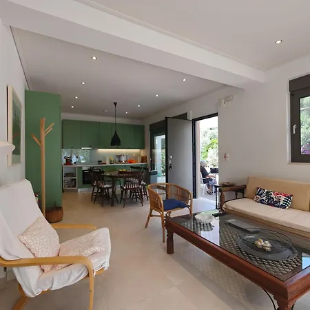 Eucalyptus 2019 Beachfront * אגיוס יואניס